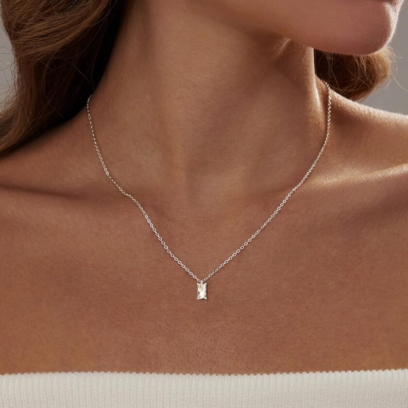 Diamond Pendant Necklace for Women, Dainty Gold Necklace 18k Gold Plated Paperclip Choker Necklaces Cute Open Oval Necklaces Simple Gold Necklace Jewelry Gifts for Women Trendy - Image 2